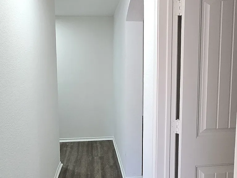 319 Elam Dr — Photo 10