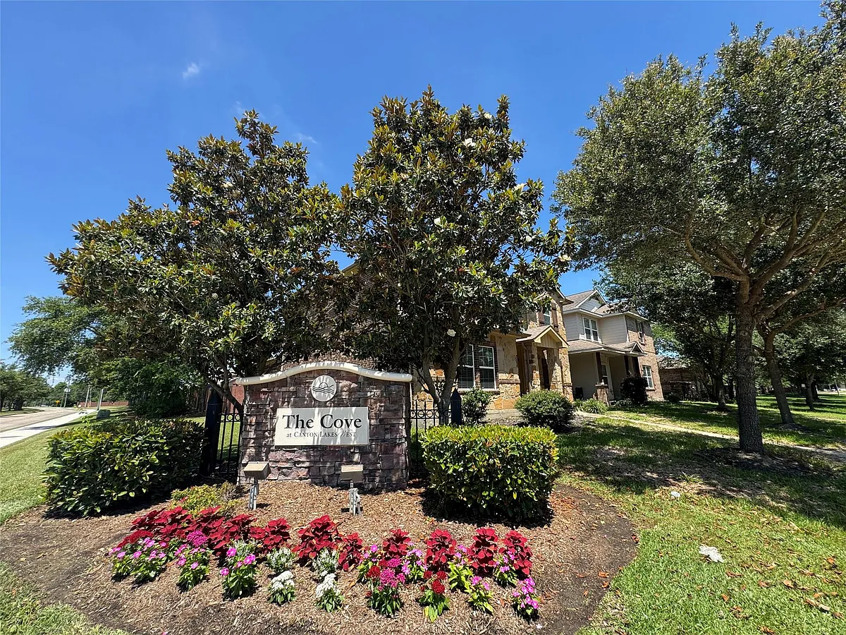 Building Photo - 8107 Gran Villa Dr
