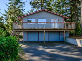 835 SW Manzanita Ave, Depoe Bay, OR 97341
