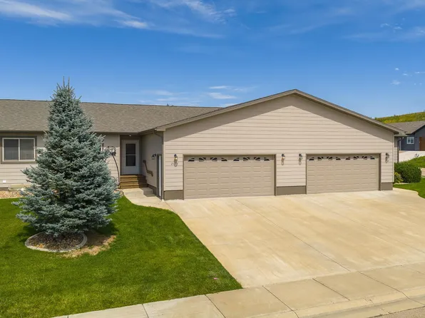 2165 Conifer Loop, Belle Fourche, SD 57717