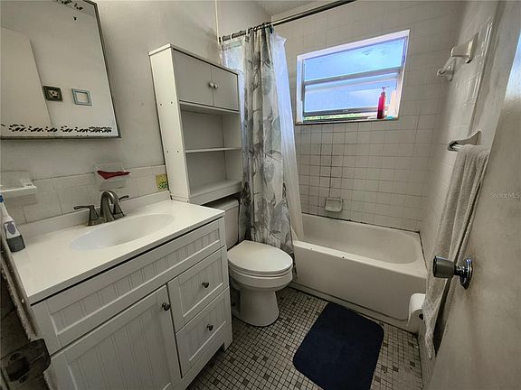 4th image of 9637 Marlinton Ln