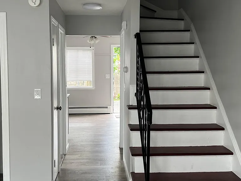 15 Barrows St #B — Photo 10