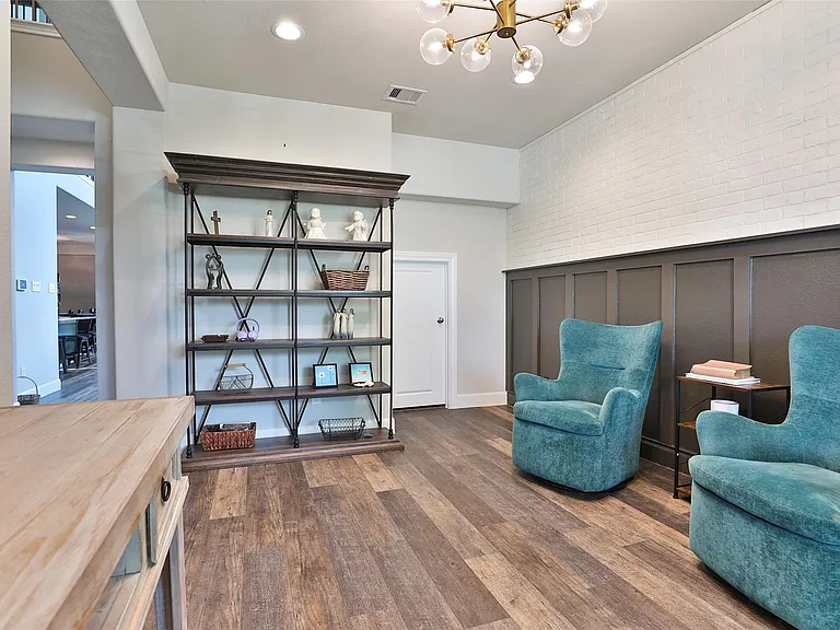 2810 Bluesage Bluff Dr — Photo 10