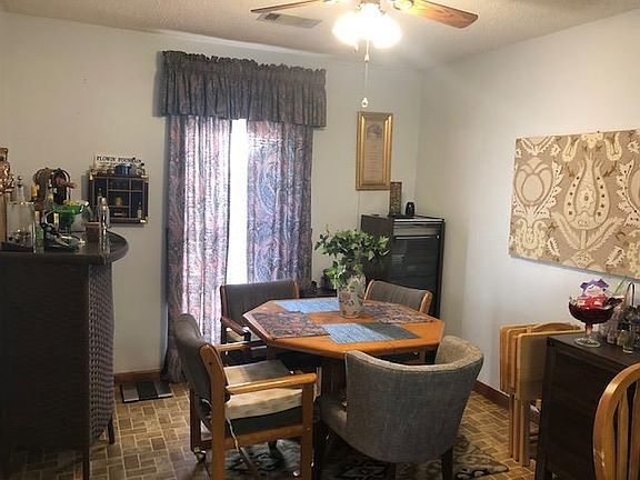 2nd image of 2738 Sylvan Pl