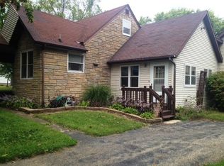 588 Palmyra Rd, Dixon, IL 61021