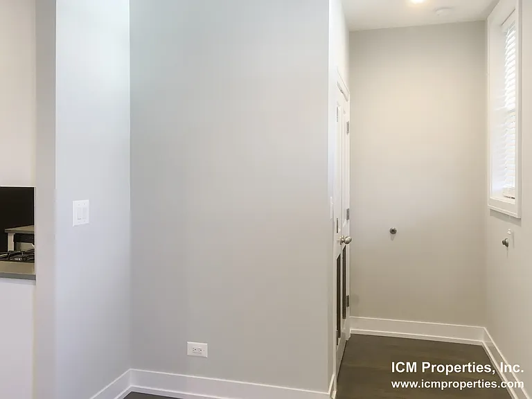 4943 N Oakley Ave #1 — Photo 5