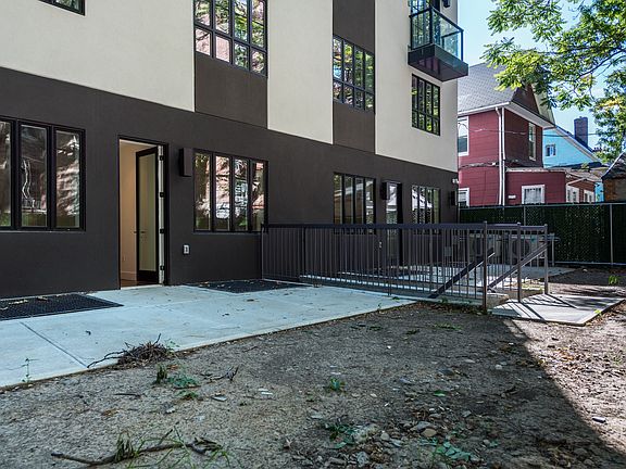 4th image of 161 Winthrop St #1RA
