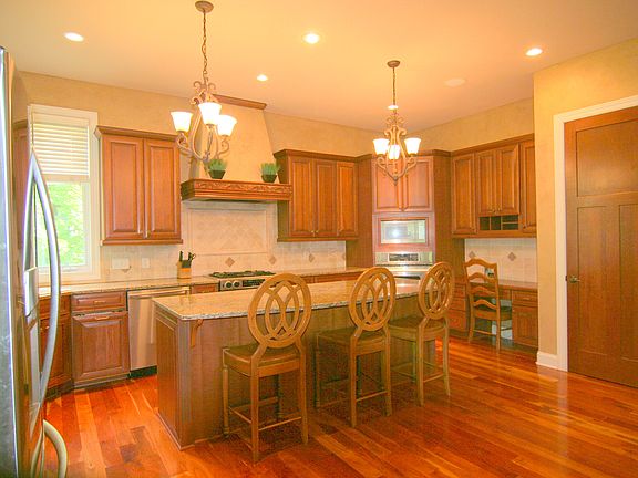 4th image of 2851 Timberview Trl