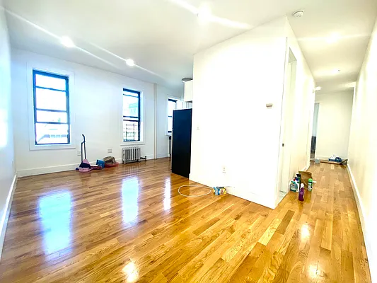 Rented by Lang Realty LLC | media 15