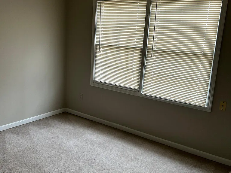 205 Stratford Rd — Photo 17