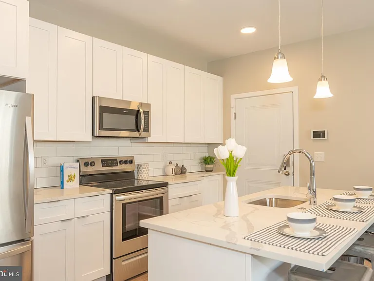 2220 Master St #28-3 — Photo 3