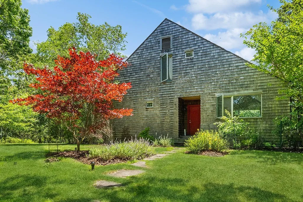 Private Contemporary Retreat — Photo 4