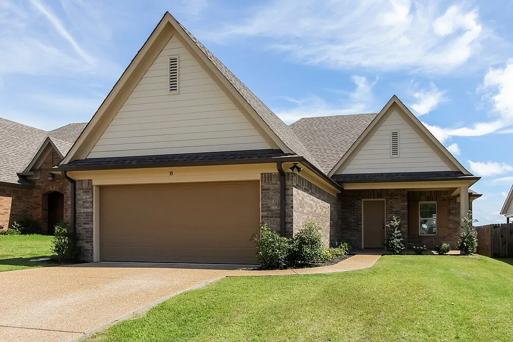 4 bed, 2.5 bath, 1900 sqft, $2,760 — Photo 2