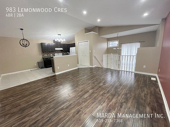3rd image of 983 Lemonwood Cres