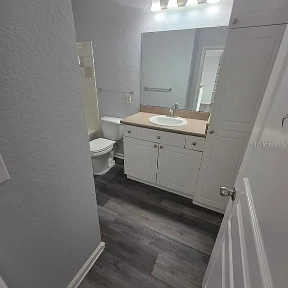 9401 Crescent Loop Cir #203 — Photo 8