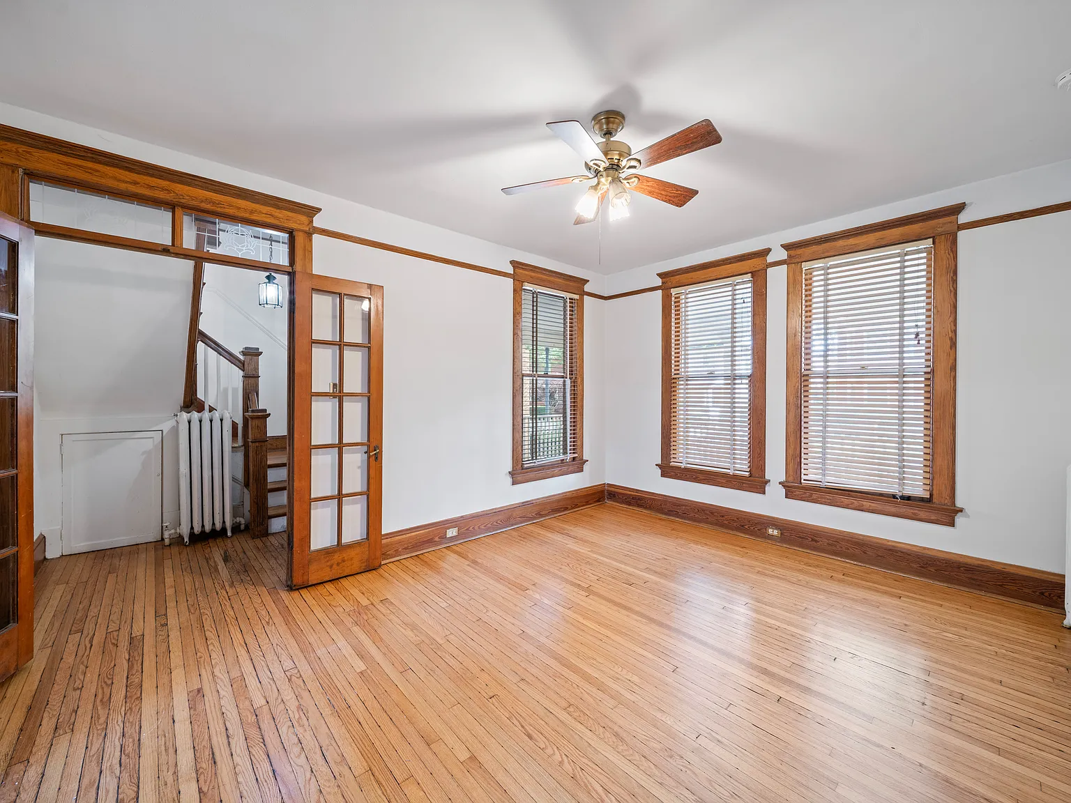5 bed, 1200 sqft, $6,375 — Photo 1