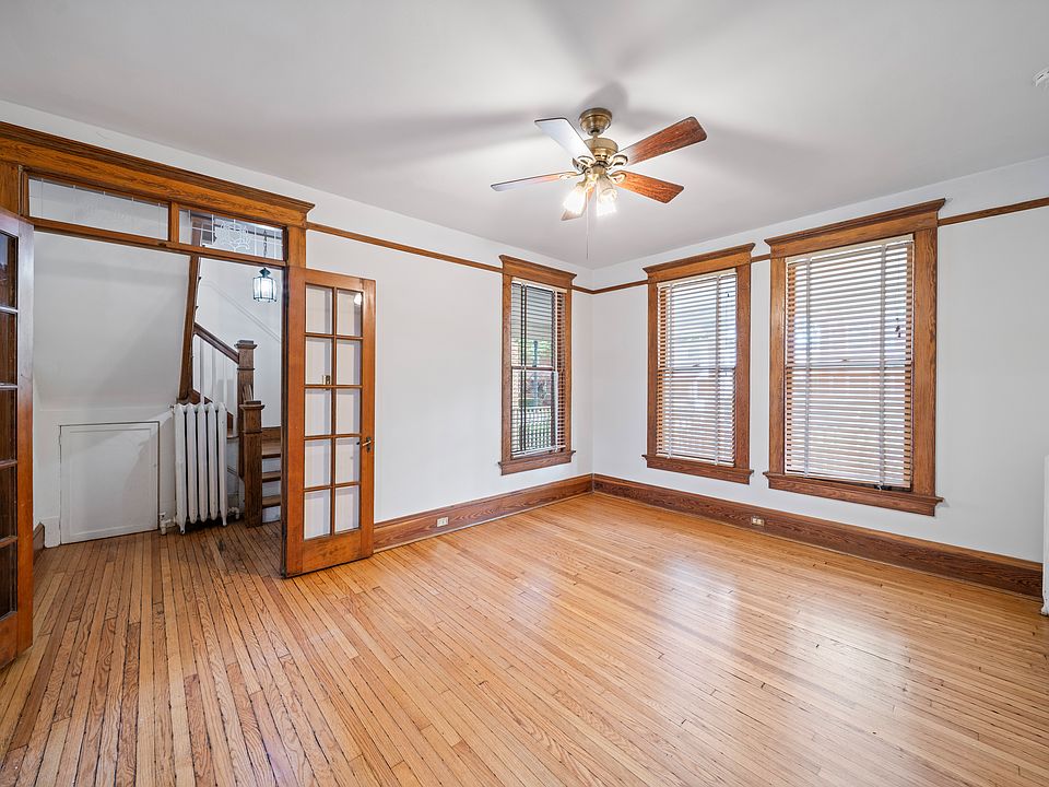 1st image of 831 Hamlin St