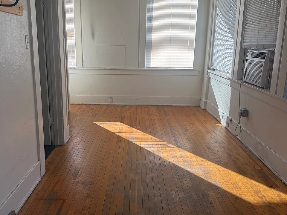 120 E 1st St #STUDIO