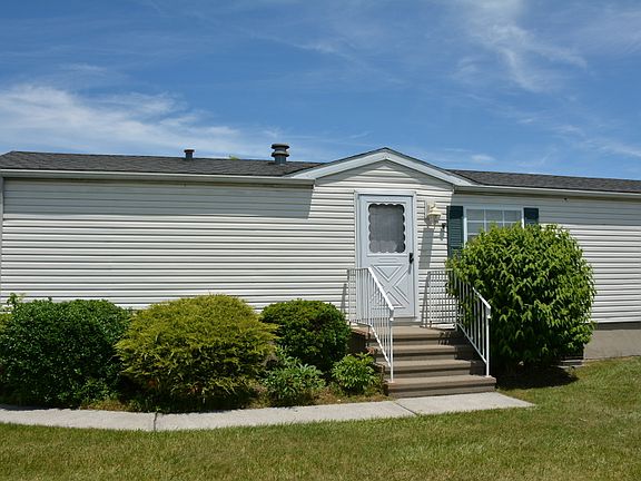 2nd image of 12 Caroline Dr