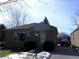 8132 Robinson Ave, Allen Park, MI 48101