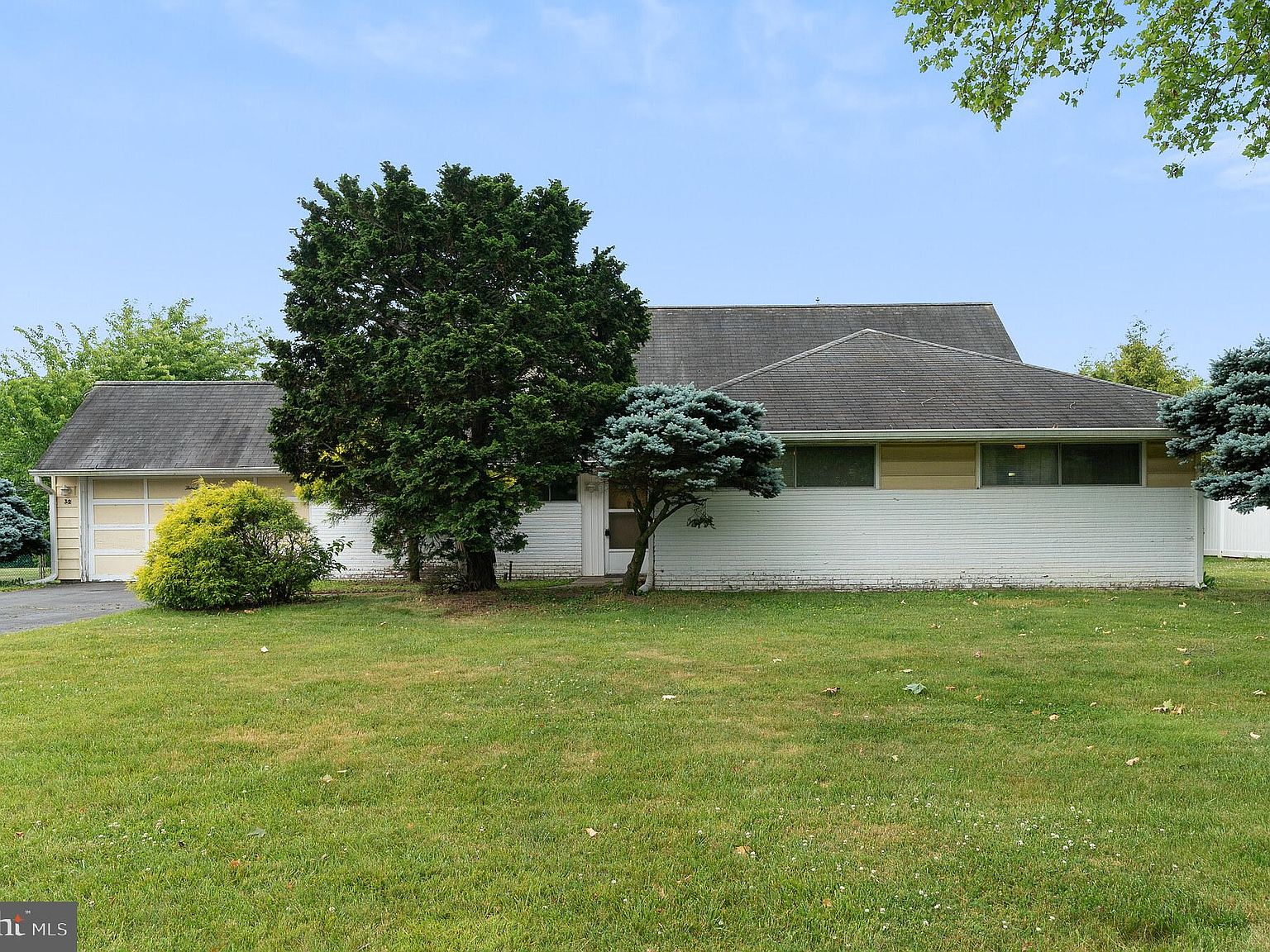 32 Shadywood Rd, Levittown, PA 19056 MLS PABU2050754 Zillow