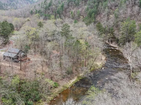 496 Meadow Ln, Talking Rock, GA 30175