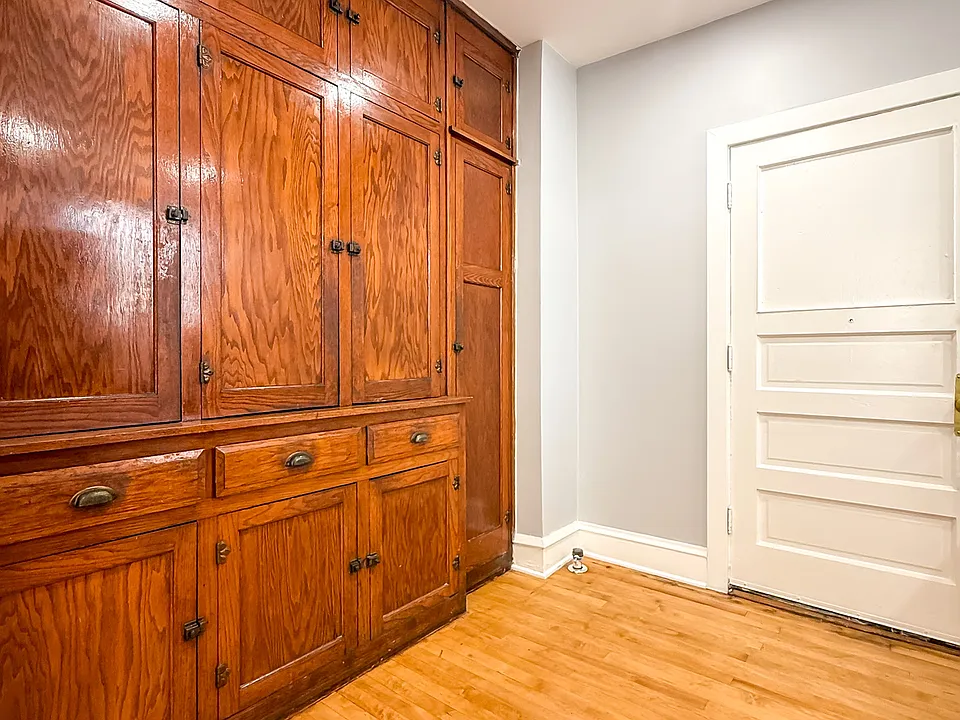 Kitchen pantry