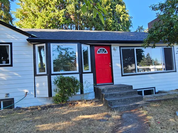 4 SW 134th St, Seattle, WA 98146