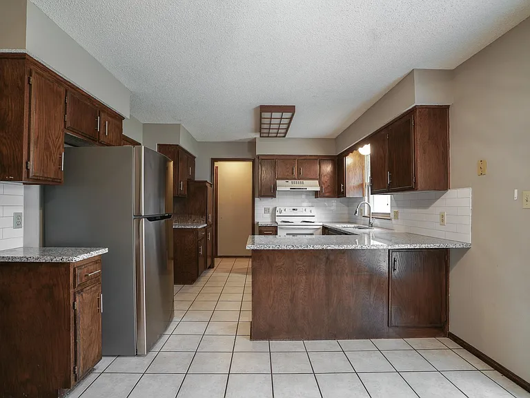 609 SE Bayberry Ln #A — Photo 7
