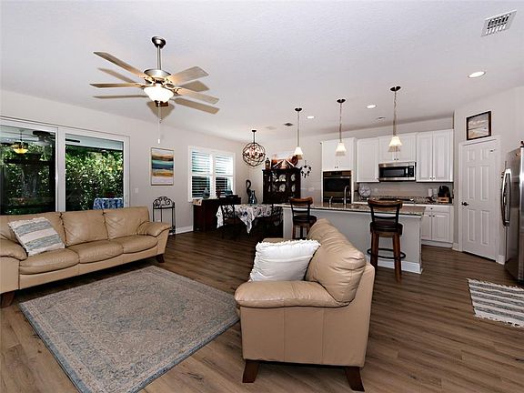 5th image of 1757 Willows Sq