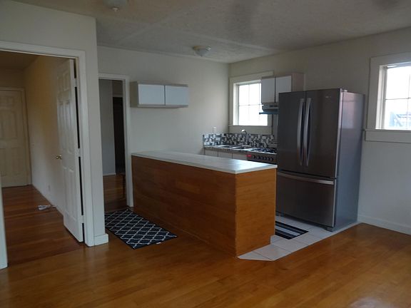 3rd image of 4636 Wilson Ave #A