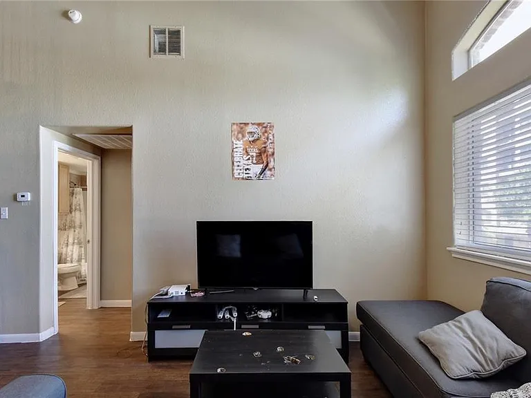 2606 Salado St #401 — Photo 10