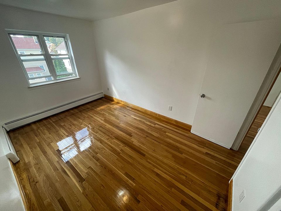 1st image of 4226 E Tremont Ave #1