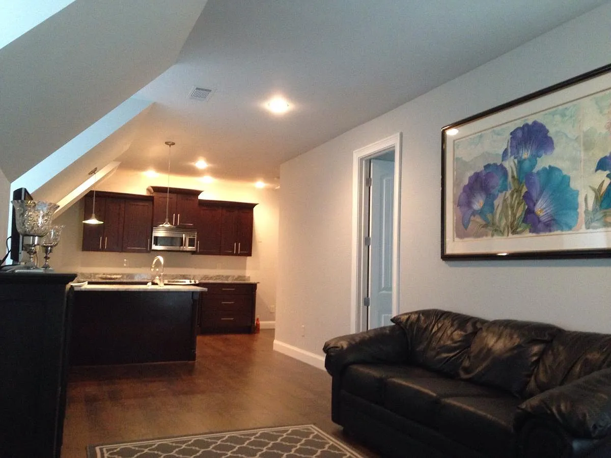 1 bed, 1000 sqft, $1,250 — Photo 3