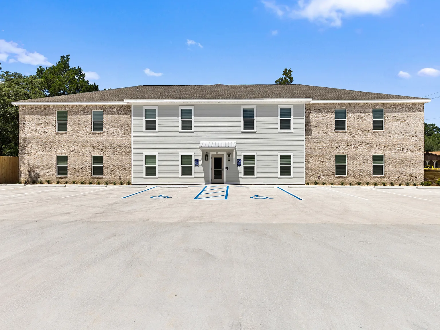 165 South Apartments - 3 — Photo 1