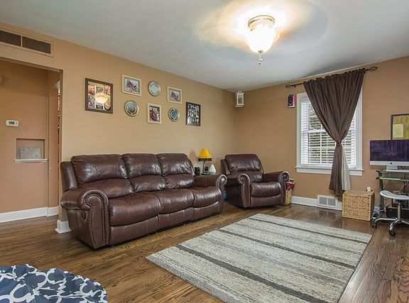 5th image of 1417 Rose Ave