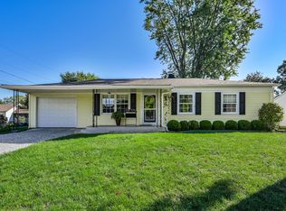 228 Highwood Dr, Westfield, IN