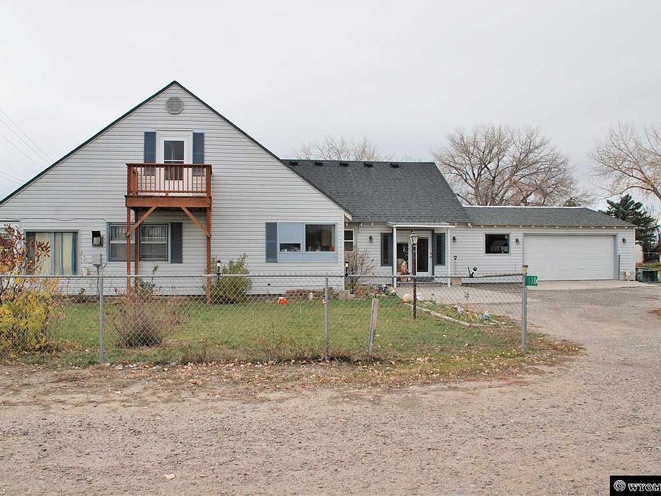 1st image of 830 Swan Pl