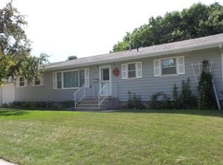 427 Ohio Dr, Brookings, SD 57006