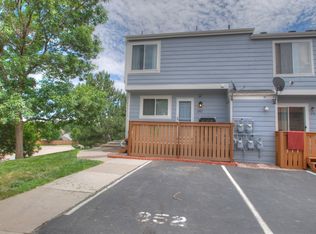 852 Summer Dr, Highlands Ranch, CO 80126