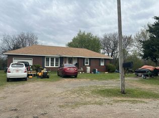 1011 W Park Ave, Checotah, OK 74426