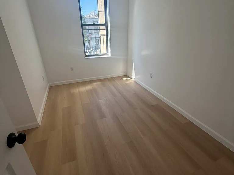 1691 Linden St #2 — Photo 3