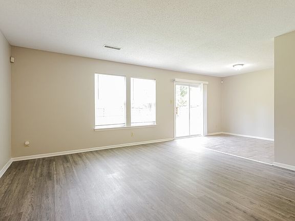 4th image of 2906 Redland Ln