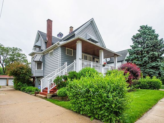 2nd image of 4448 W Sunnyside Ave