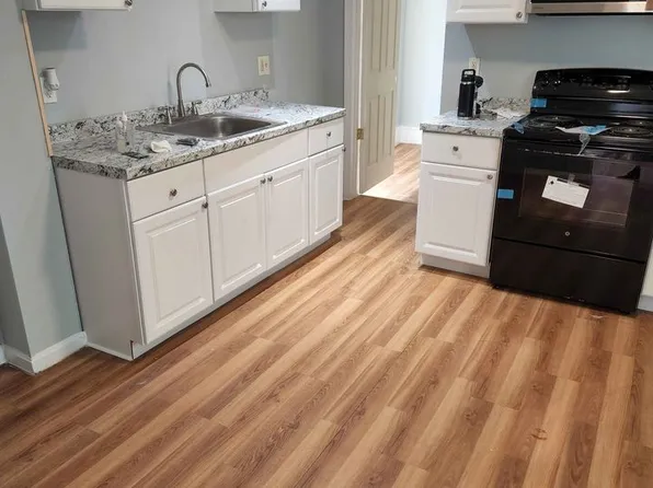 536 Hall St APT 1, Manchester, NH 03103