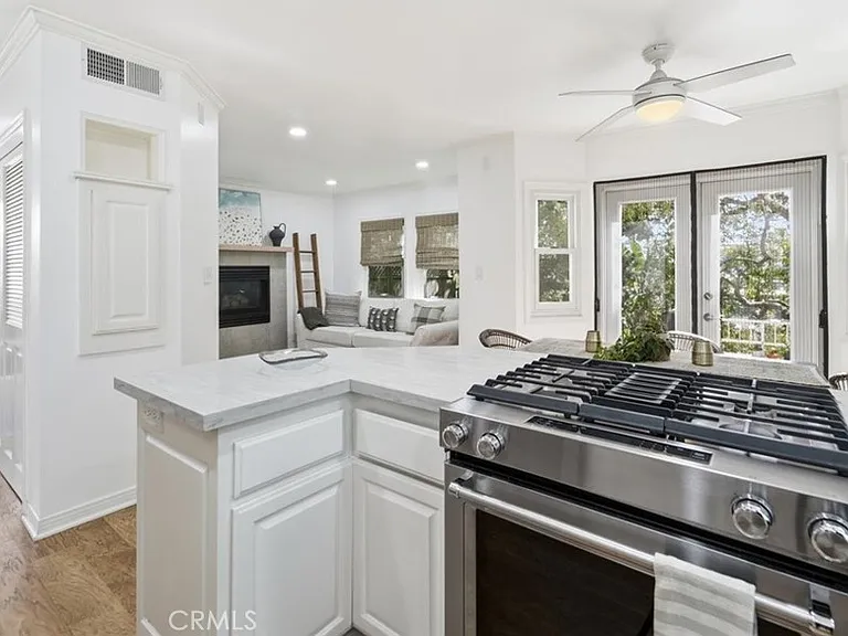 1924 Loma Dr — Photo 14