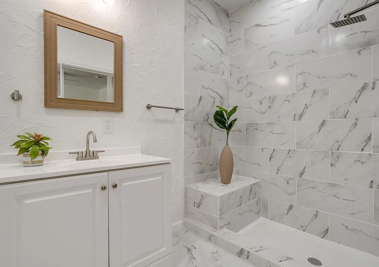 3645 Travis Ave — Photo 3