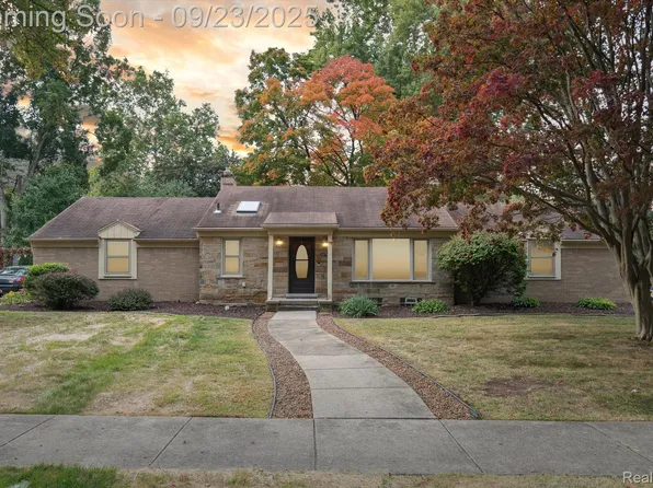 18797 Wiltshire Blvd, Lathrup Village, MI 48076