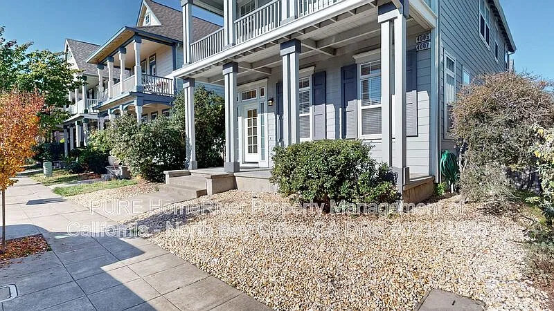 3 bed, 2.5 bath, 2255 sqft, $3,800 — Photo 2