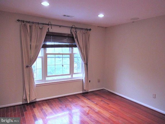 3rd image of 1433 McLean Mews Ct
